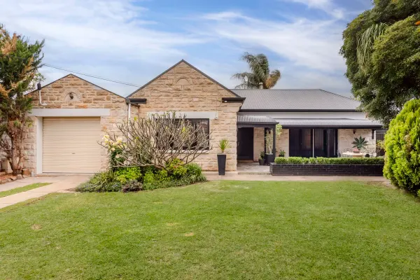 16 Mitchell Street (1/25)