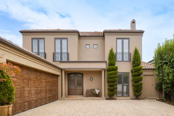 16 Newbay Crescent (1/23)