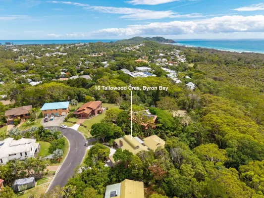 16 Tallowood Crescent (1/19)