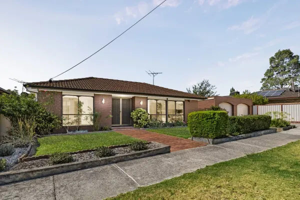 16 Taunton Drive (1/26)