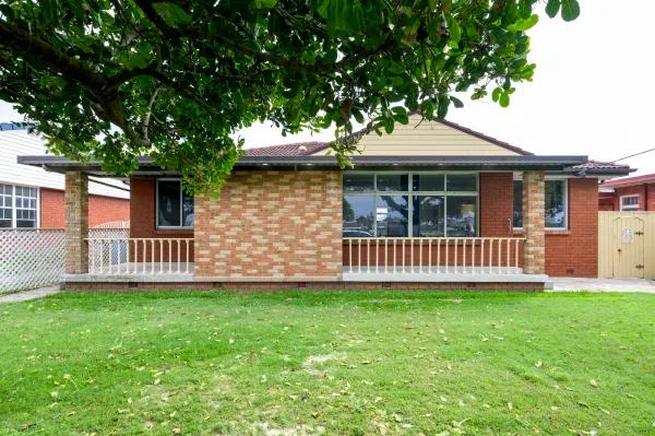 16 Wharf Crescent (1/22)