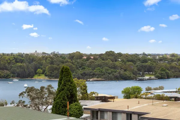 17/1 Bortfield Drive (1/14)