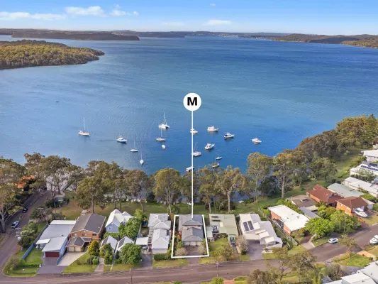 17 Eucla Road (1/1)