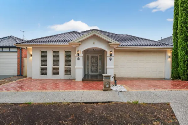 17 Maranoa Grove (1/35)