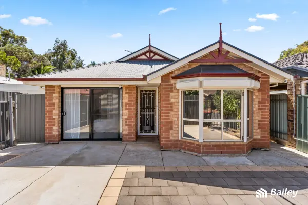 17 Motcombe Road (1/27)