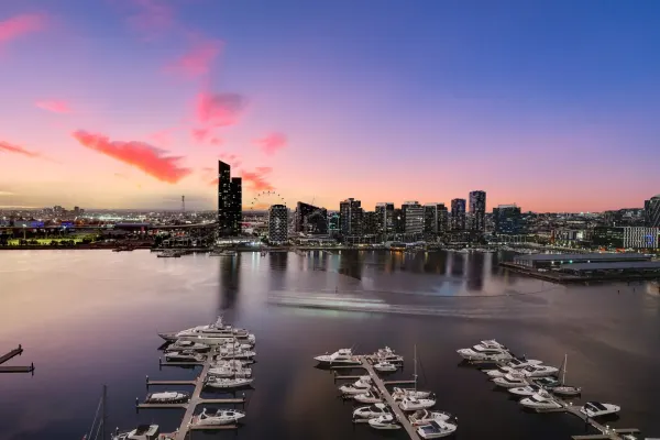 1702/9 Waterside Place (1/34)