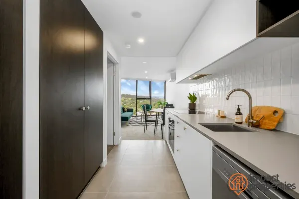 1704/2 Furzer Street (1/17)