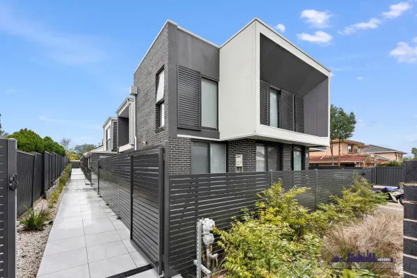 18 Carinya Road (1/1)