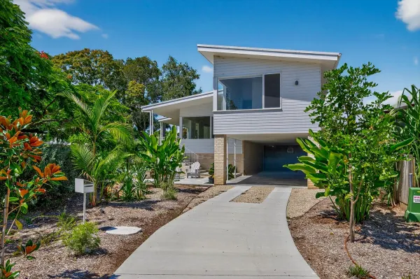 18 Pandanus Court (1/8)