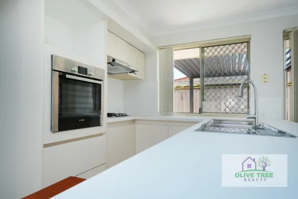 19/B Eastdene Circle (1/29)
