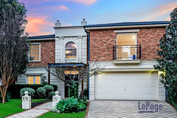 19 Broadleaf Cres (1/17)