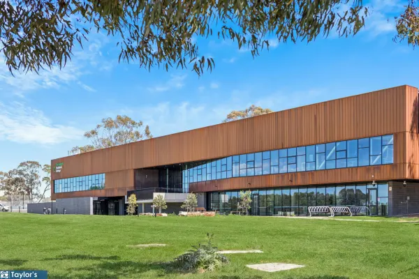 19 Plover Avenue (1/1)