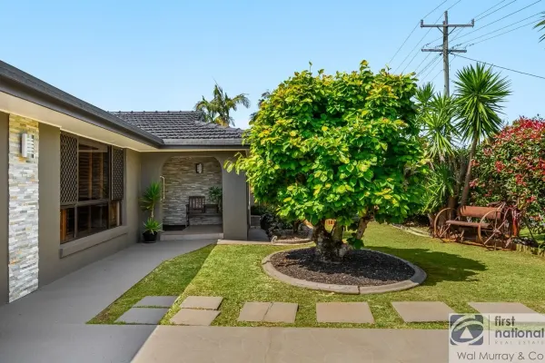19 Shoalhaven Street (1/18)