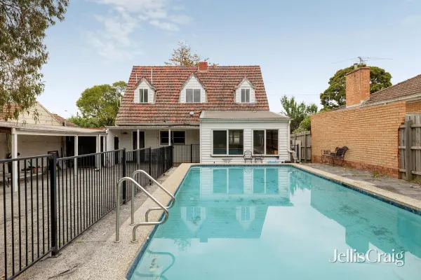 190 Thompsons Road (1/13)