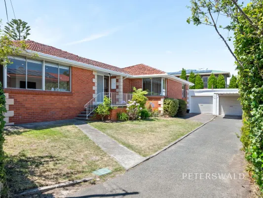 19a Abbott Street (1/24)
