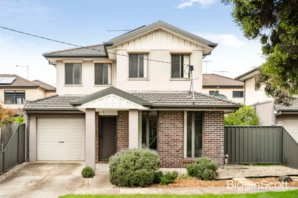 1A Clematis Avenue (1/18)