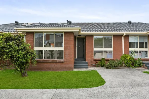 2/111 Mansfield Street (1/21)