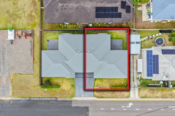 2/11a Glenroy Street (1/6)