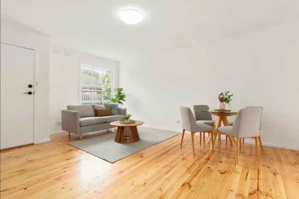 2/13 Burns Avenue (1/9)