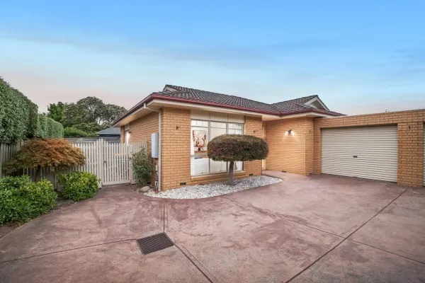 2/168 Lawrence Road (1/20)