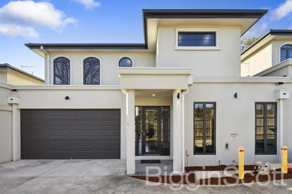 2/18 Gloucester Street (1/13)