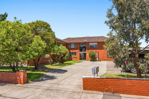 2/221 Blackshaws Road (1/7)