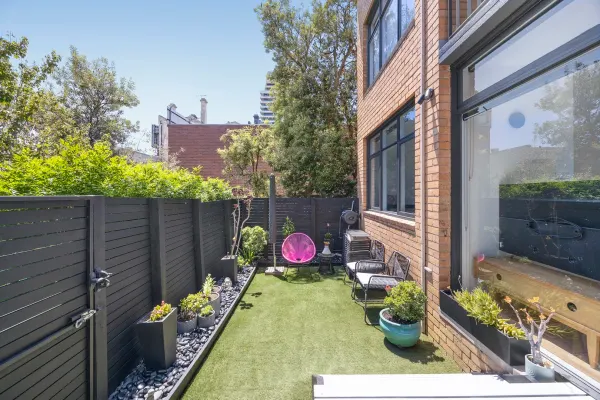 2/23 William Street (1/11)
