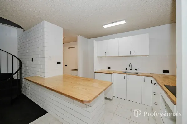 2/246 Flinders Street (1/14)