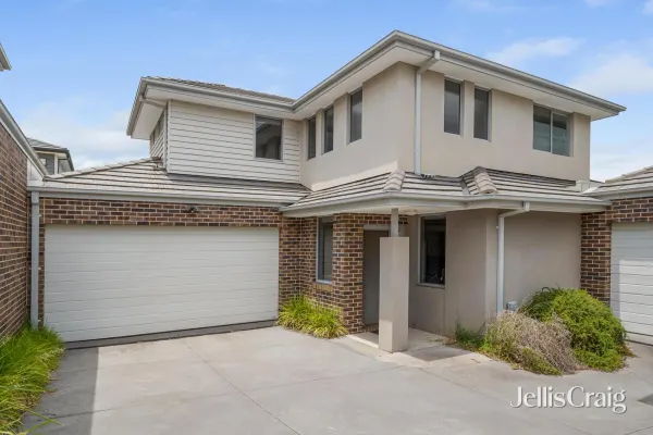 2/250 Waverley Road (1/11)