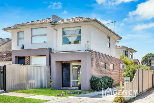2/30 Hawthorn Road (1/22)