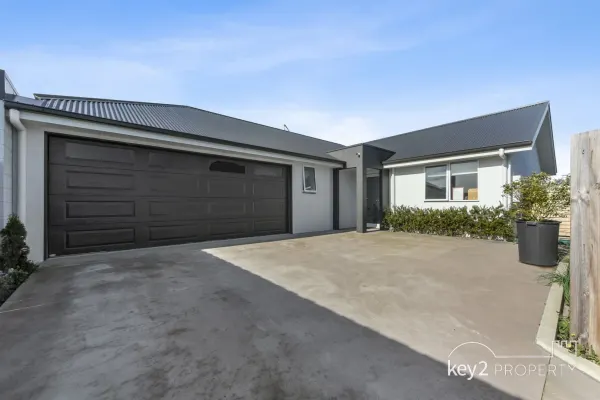 2/38 Wellington Street (1/27)