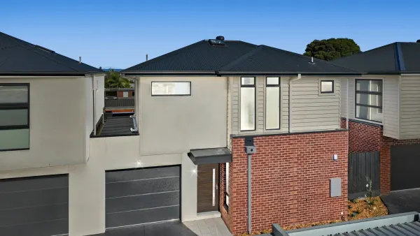 2/4 Burton Street (1/10)