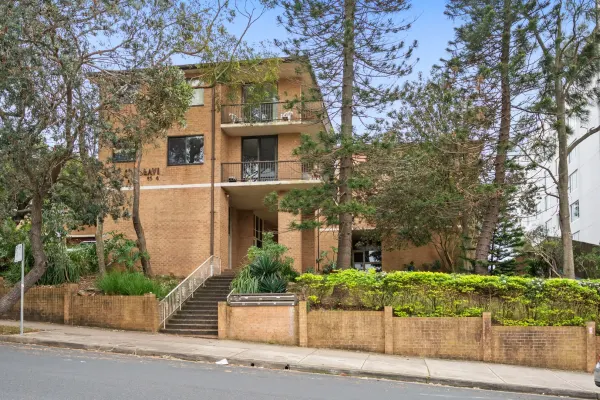 2/65 Carr Street (1/15)
