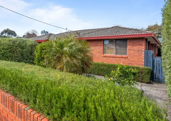 2/65 Ward Street (1/9)