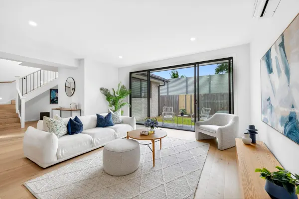 2/8-10 McIntosh Street (1/14)