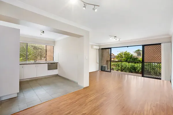 2/8 Hatton Street (1/6)