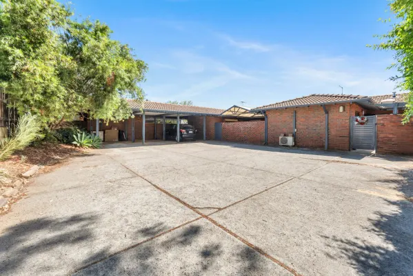 2/82 Hammad Street (1/28)
