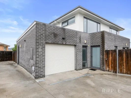 2/9 Melner Place (1/18)