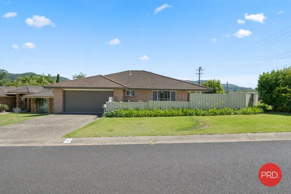 2 Cottonwood Crescent (1/18)