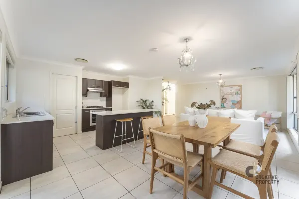 2 Fryar Crescent (1/20)