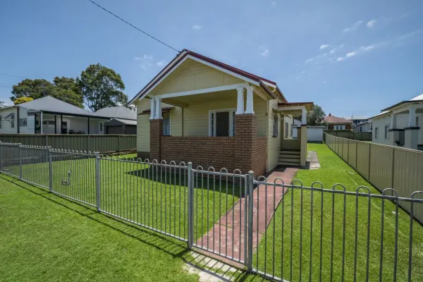 2 Mulgrave Street (1/16)