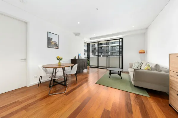 202/43 Belmore Street (1/11)