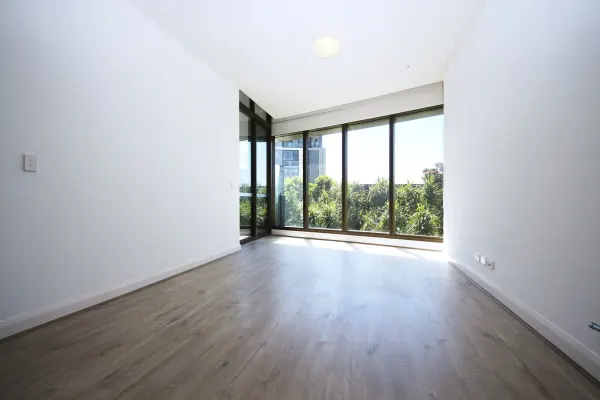 205/1 Australia Ave (1/9)