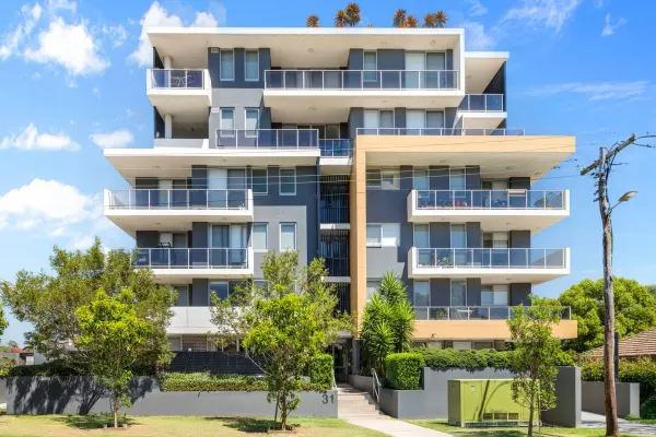 206/31 Carinya Street (1/15)