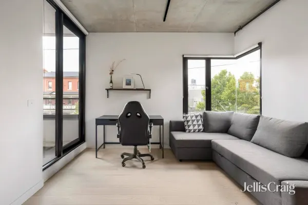 206/388 Queensberry Street (1/12)