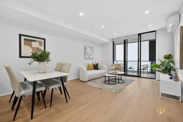 207/14 Woniora Road (1/15)