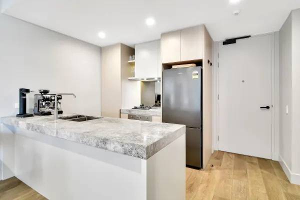 209/74 MacDonald Street (1/6)