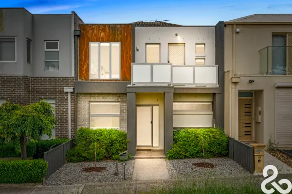21 Knoll Walk (1/24)