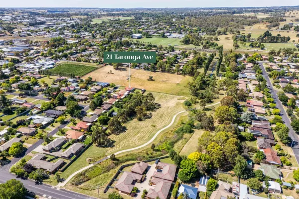 21 Taronga Avenue (1/15)