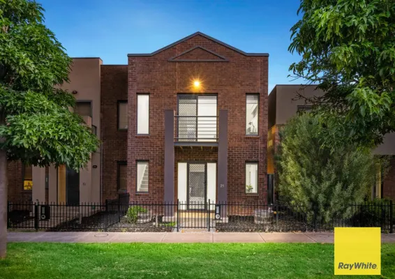 21 Tarwin Drive (1/15)